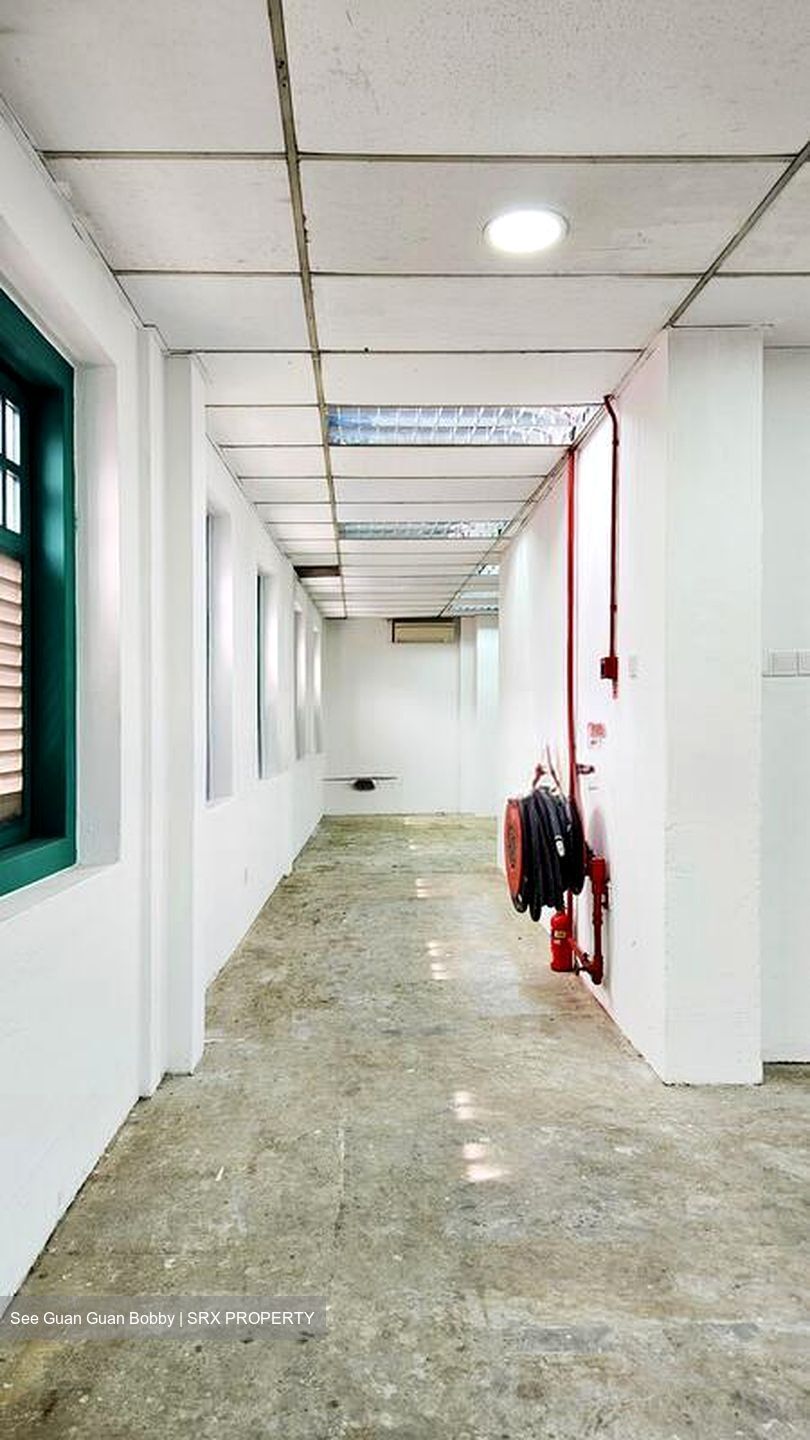 Geylang Road (D14), Shop House #511321801